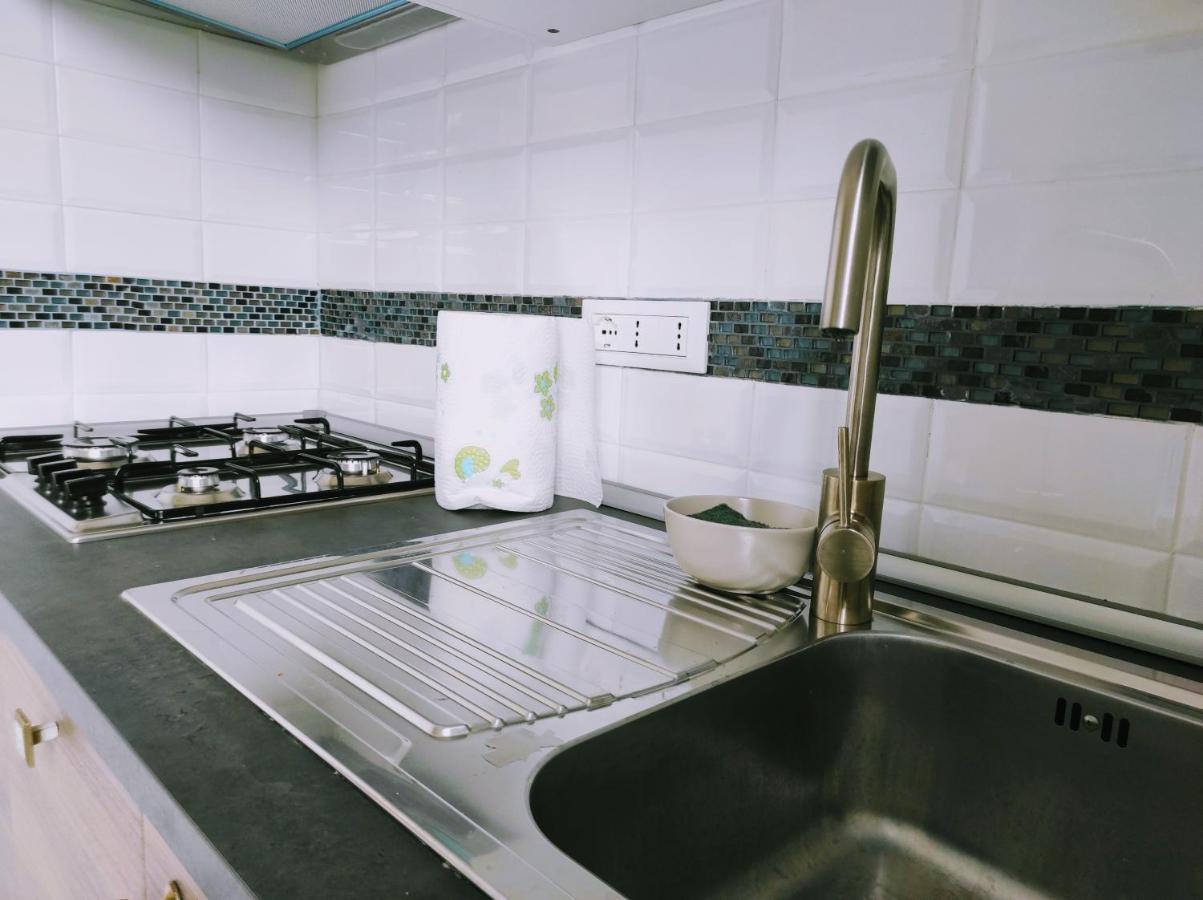 Bed On The Rocks Apartment Finale Ligure Exterior foto