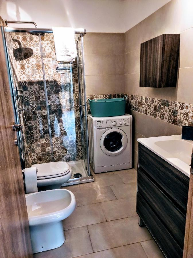 Bed On The Rocks Apartment Finale Ligure Exterior foto